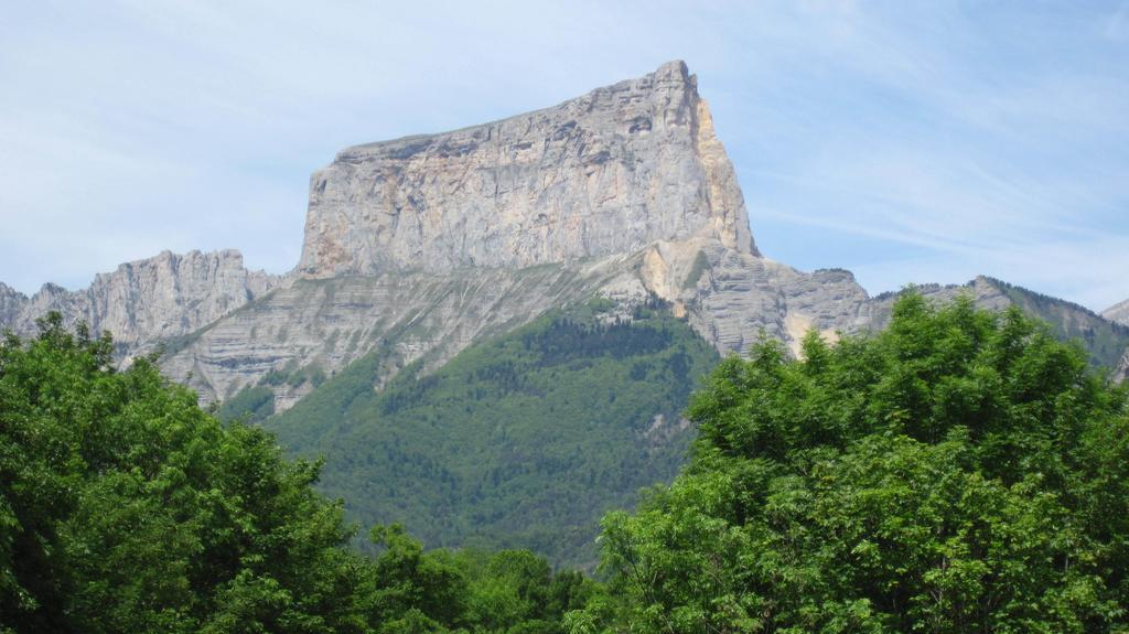 Hotel Restaurant Le Traineau Clelles Εξωτερικό φωτογραφία